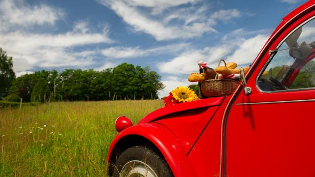 Rallye en 2 CV dans le Marais Poitevin